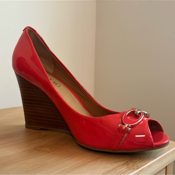 3/$20 Coach Elora Wedge Heels Q1773 Bright Coral Size 5 - Picture 6 of 7